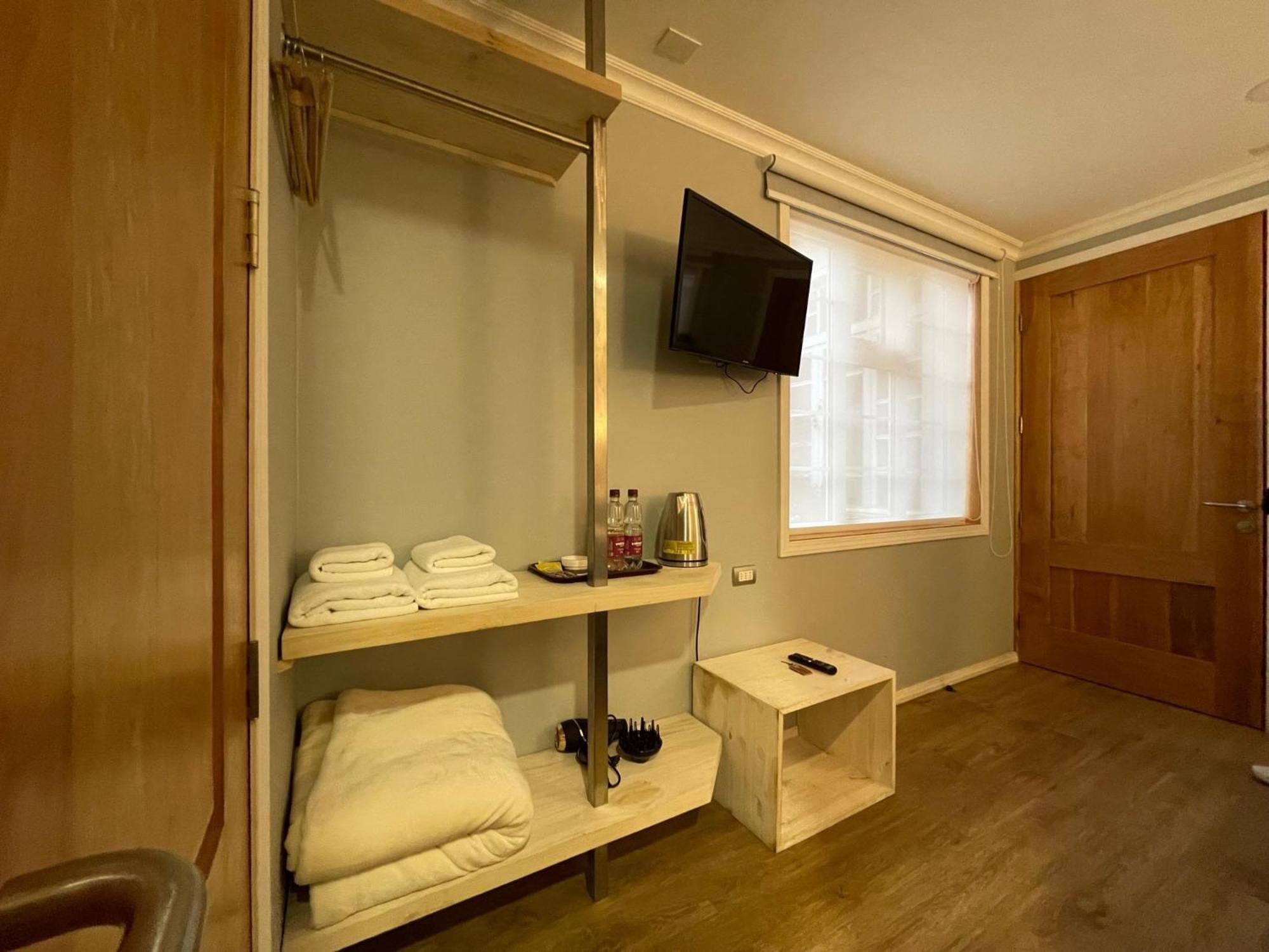 Hostal Boutique Puerta Roja プンタアレナス エクステリア 写真
